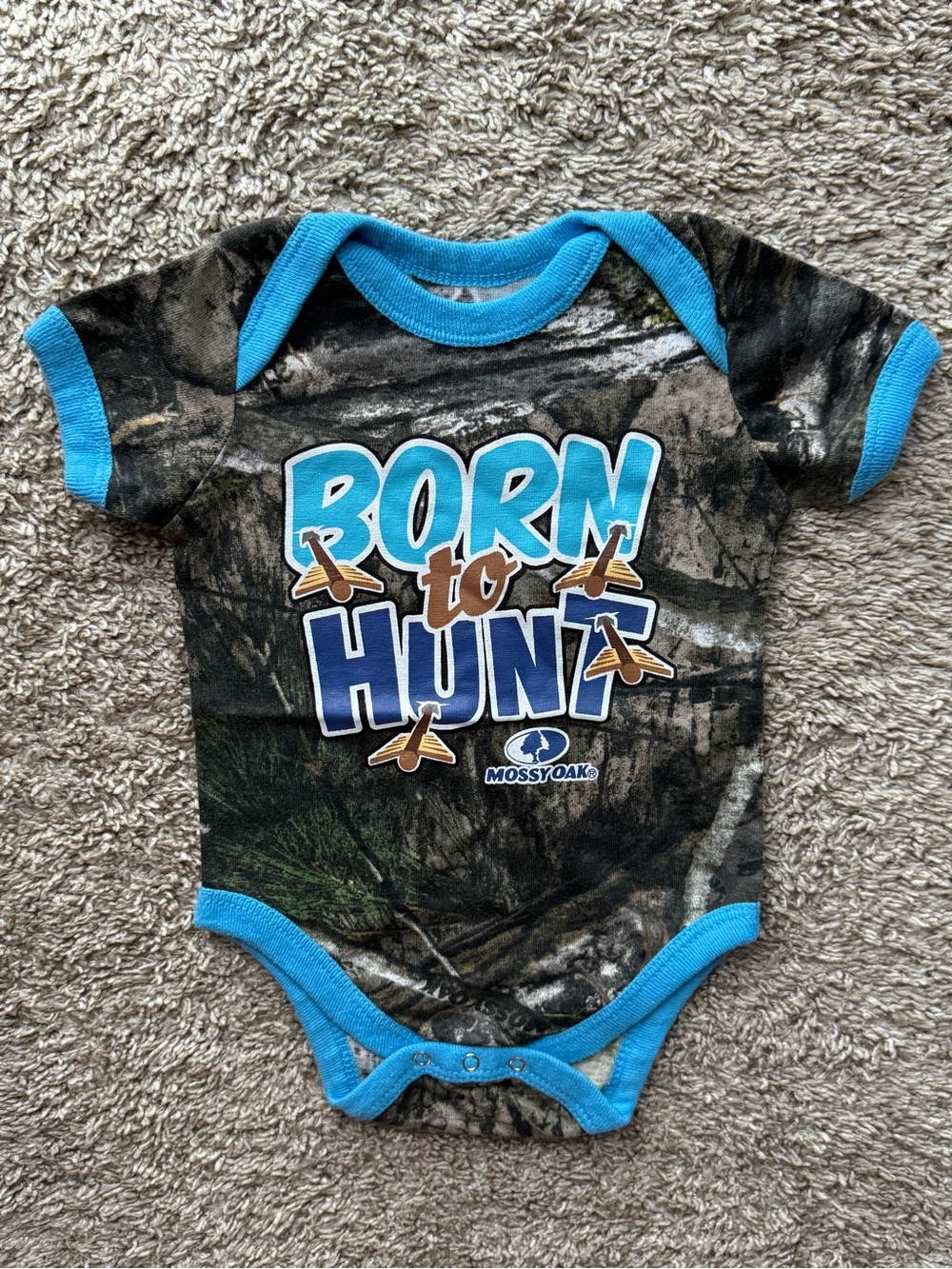 Mossy Oak Born to Hunt Baby Camo Bodysuit Blue Trim Short Sleeve 0-3M